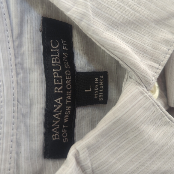 Banana Republic Soft Wash Button Down - Picture 3 of 3